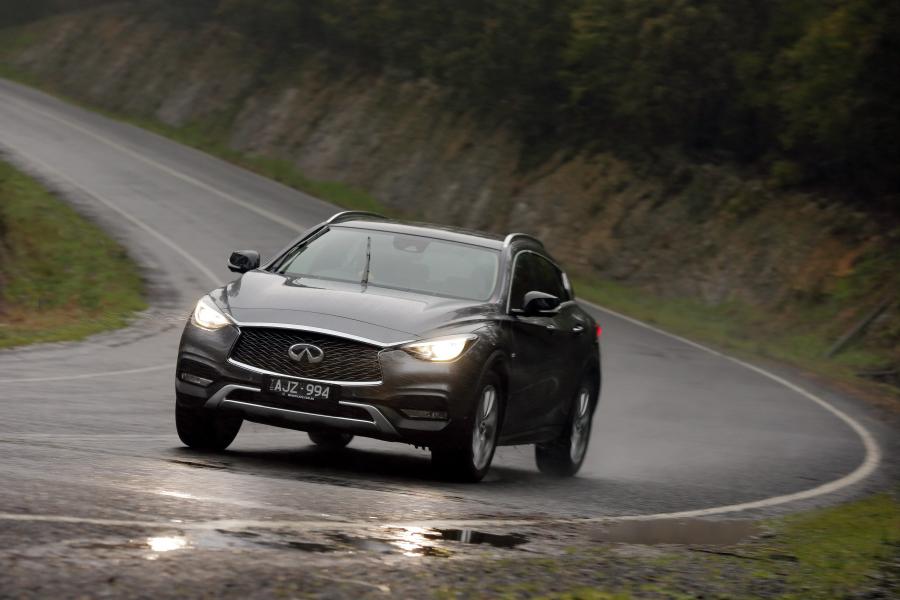  Infiniti QX30 2.0t AWD 2016 года  (AU) (фото 16 из 30)